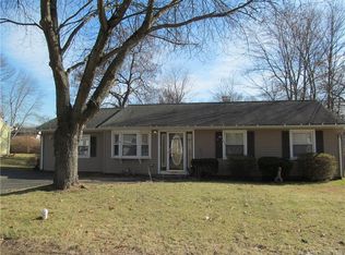 28 Hickory St, Danbury, CT 06810