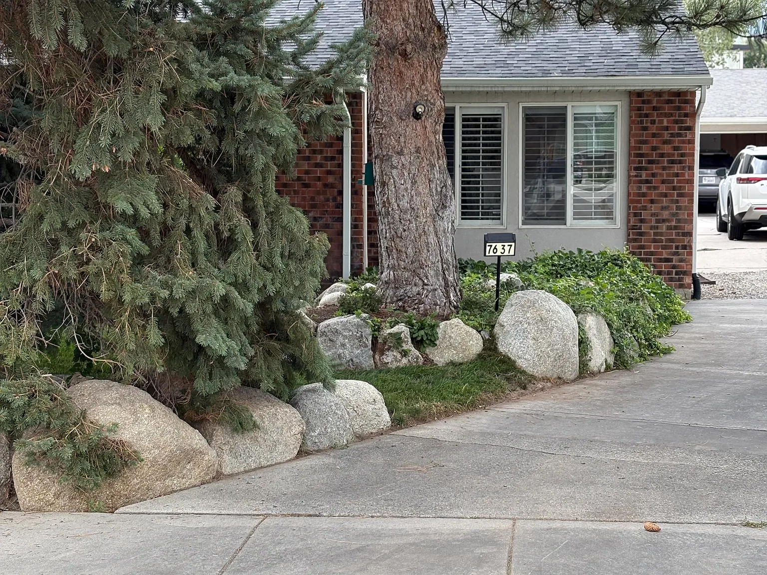 S Coachman Cir, Salt Lake City — Photo 3