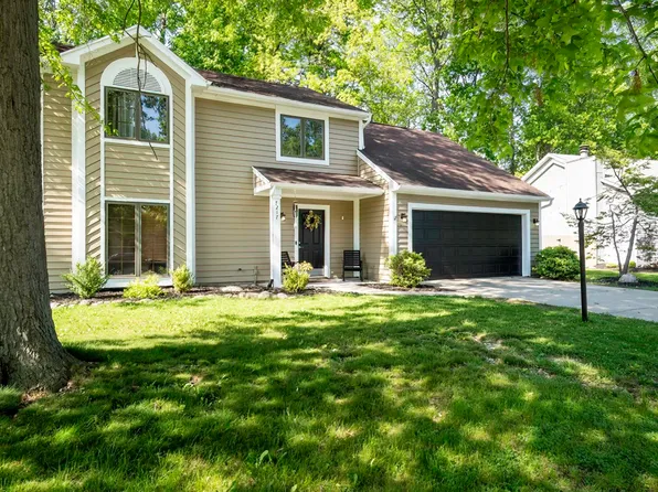 7217 Wood Meadows Ln, Fort Wayne, IN 46835