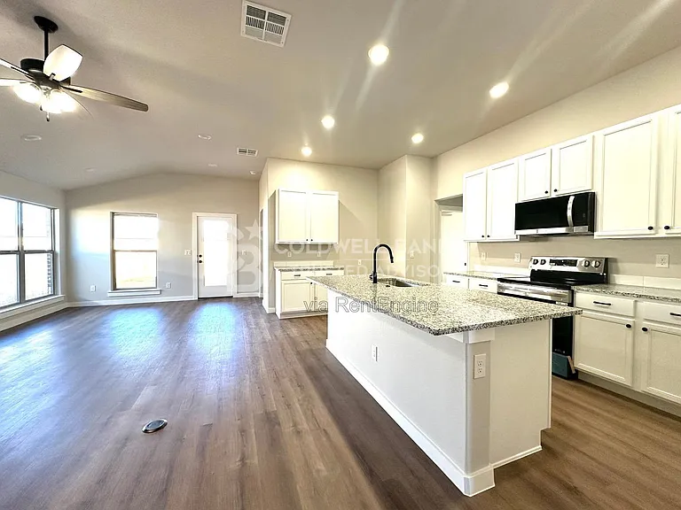 2912 Corpus Ave — Photo 2