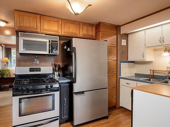 5th image of 409 Hamilton Blvd