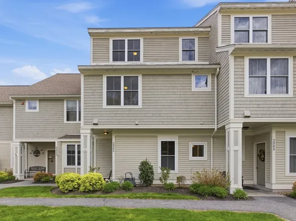2302 Juniper Cir #2302, North Andover, MA 01845