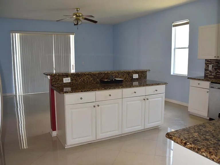7909 Terrace Ridge Dr — Photo 13