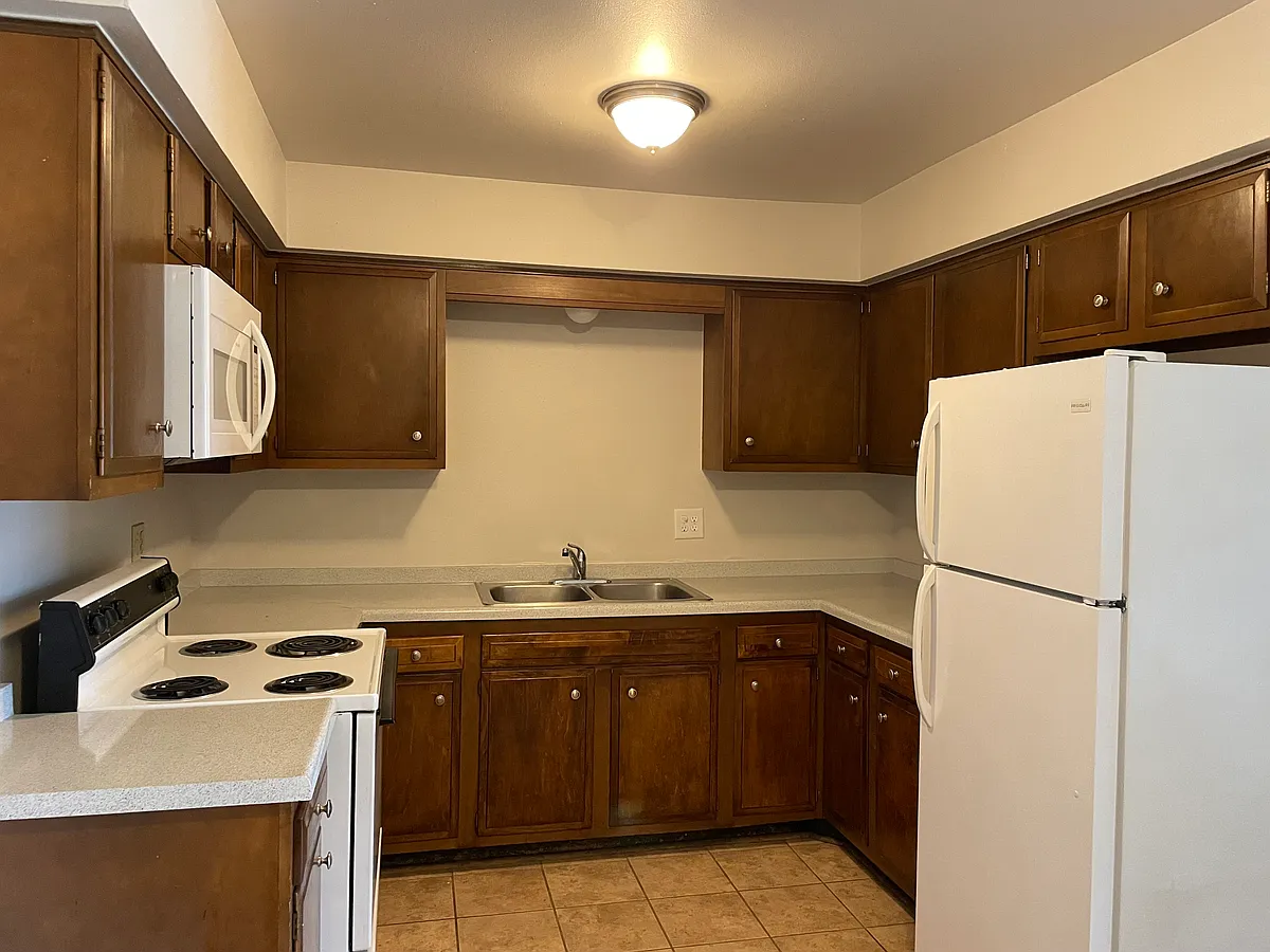 Building Photo - 4244 S 51st St #201
