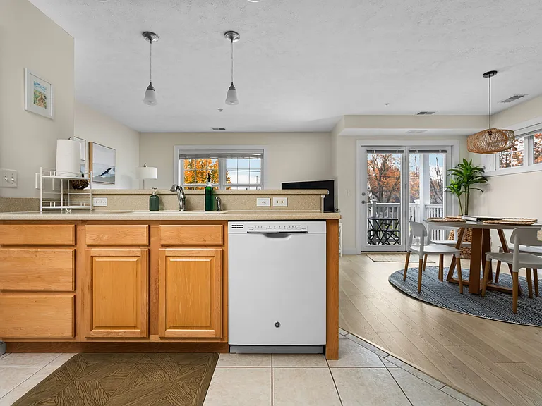 100 Hope St #210 — Photo 52