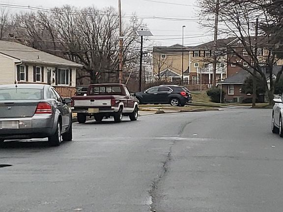 5th image of 549 Hillside Ter