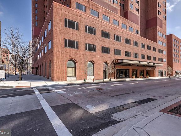 4th image of 10 E Lee St Unit 1504
