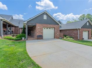 102 Hazelnut Ct, Mount Airy, NC 27030