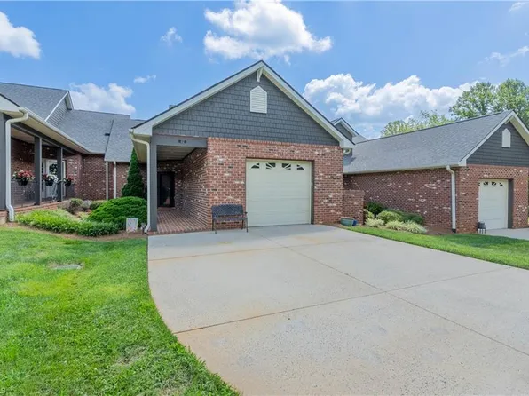 102 Hazelnut Ct, Mount Airy, NC 27030