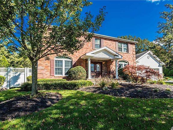 2nd image of 8 Rolling Hills Dr