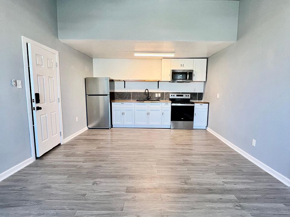 Kitchen/Living room combo