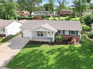 438 Rockview Dr, Saint Louis, MO 63129