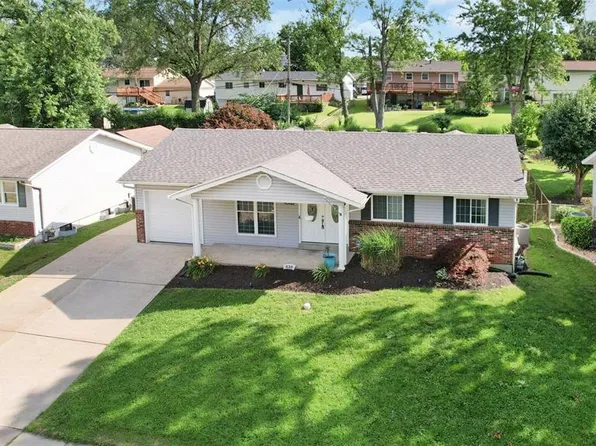 438 Rockview Dr, Saint Louis, MO 63129