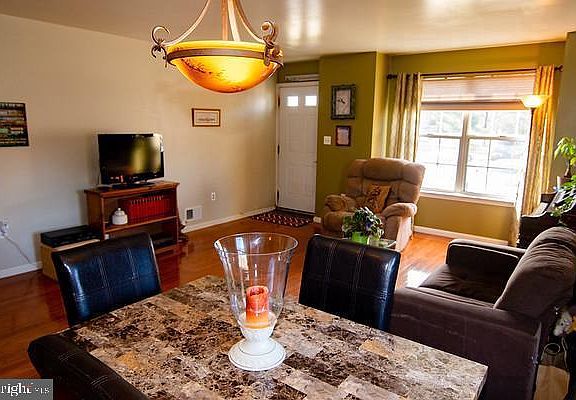 5th image of 901 Lindsley Ct