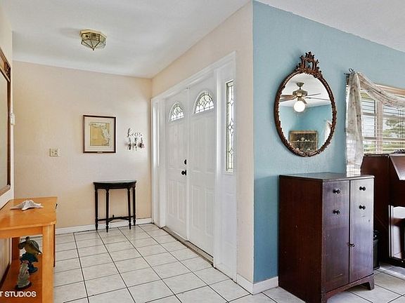 4th image of 18933 SW 92nd Ave