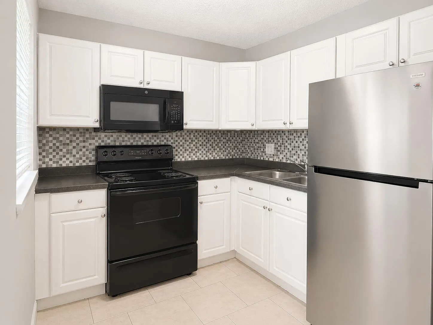 2 bed, 1.0 bath, 800 sqft, $1,750 — Photo 4