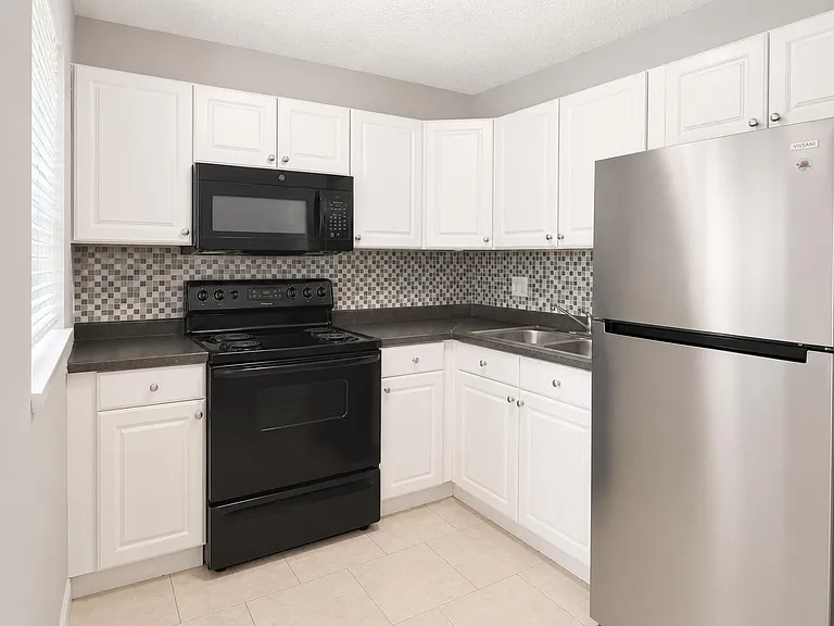 181 NW 42nd St #2 — Photo 4