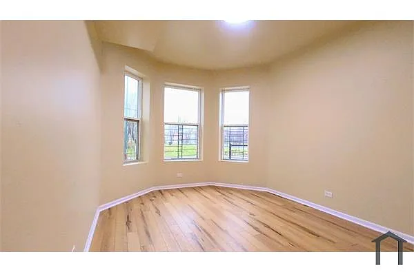 Building Photo - 1609 S Homan Ave #1F