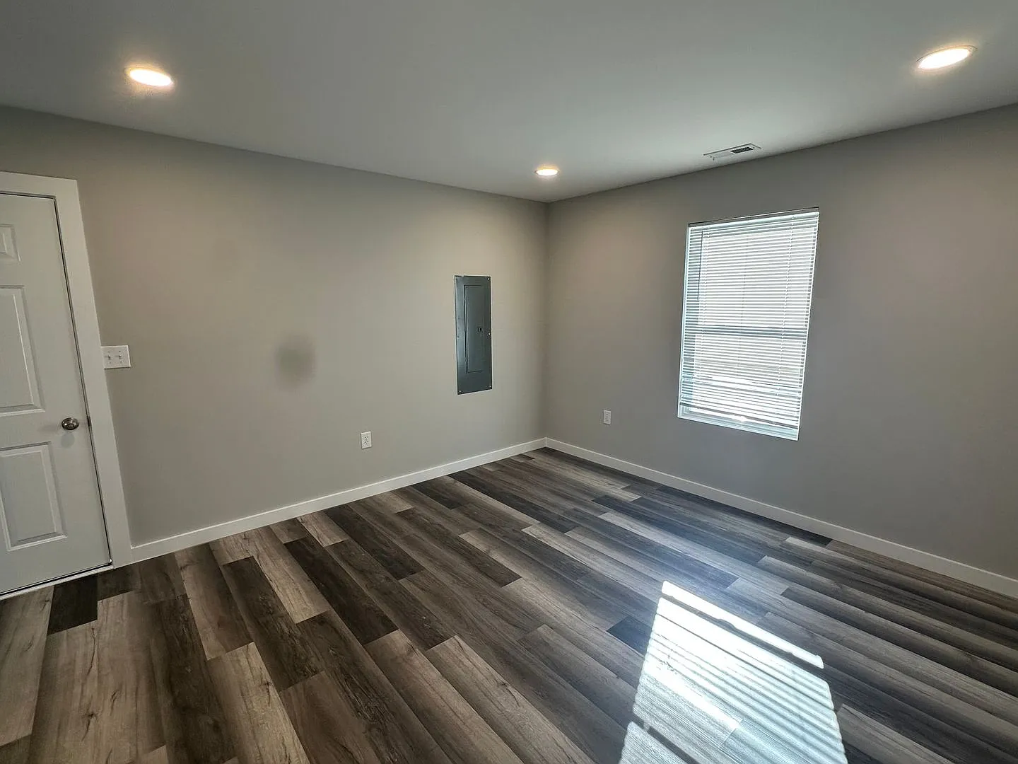 Available now! Brand new - 2BR/2BA with garage Clear Creek — Photo 3