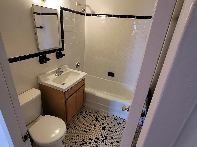 2015 Bruckner Blvd #A6 — Photo 10