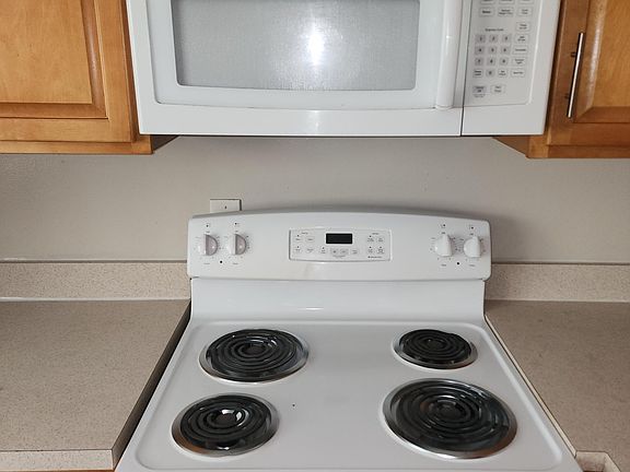 3rd image of 9612 18th Bay St Unit 5