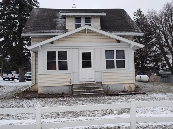 10 Eastern Ave S, Parkers Prairie, MN 56361
