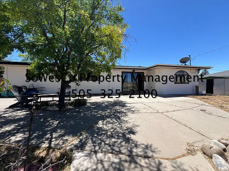 208 E 38th St — Photo 18