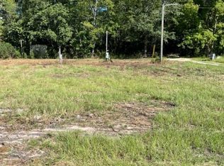 47 E Oscar Dr, Elizabethtown, NC 28337