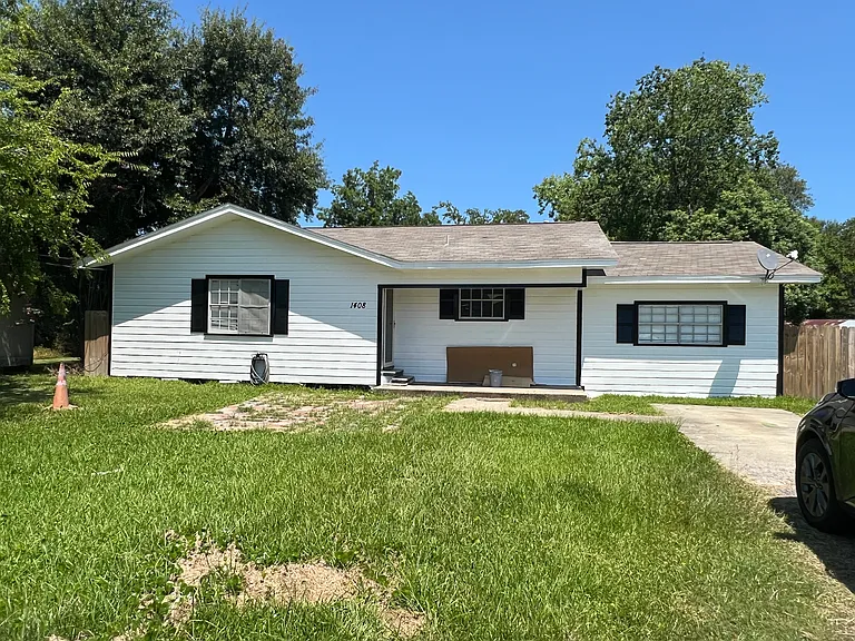1408 Missouri St — Photo 1