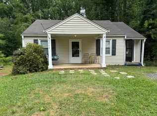 5479 Robinhood Rd, Winston Salem, NC 27106