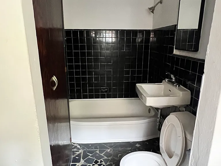 610 Jefferson Ave #6 — Photo 33