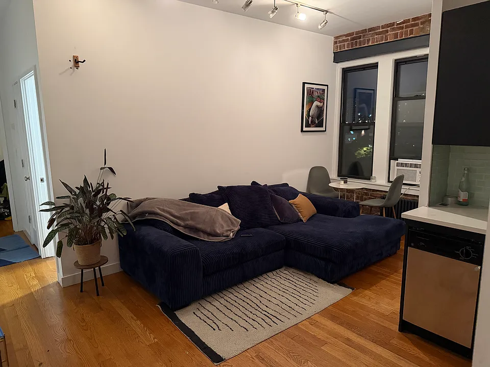 259 E Broadway #6C