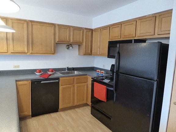 4th image of 2700 W Greenwood Ave