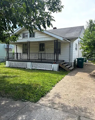 1365 E Walnut St Photo 1