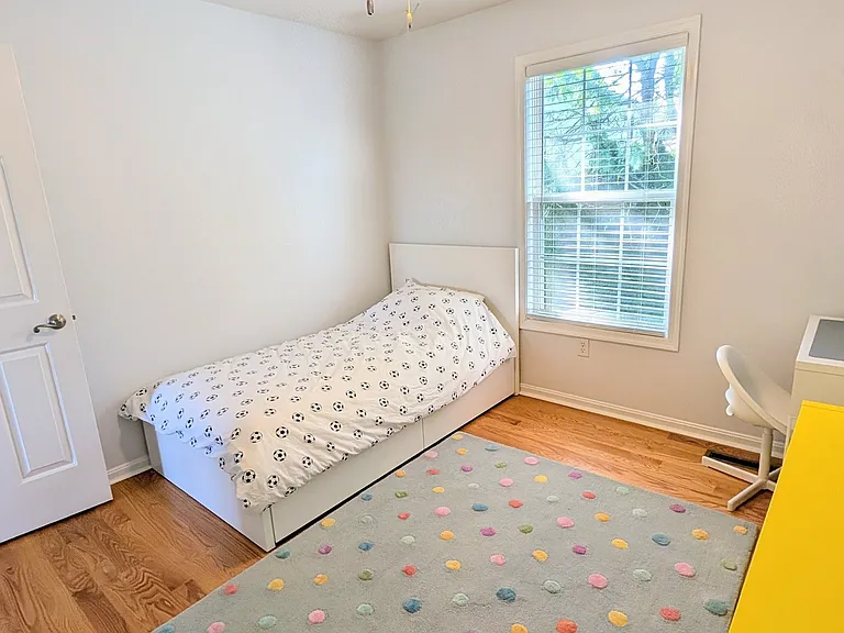 1702 James Ave — Photo 17