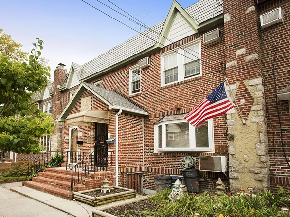 6316 70th St, Middle Village, NY 11379
