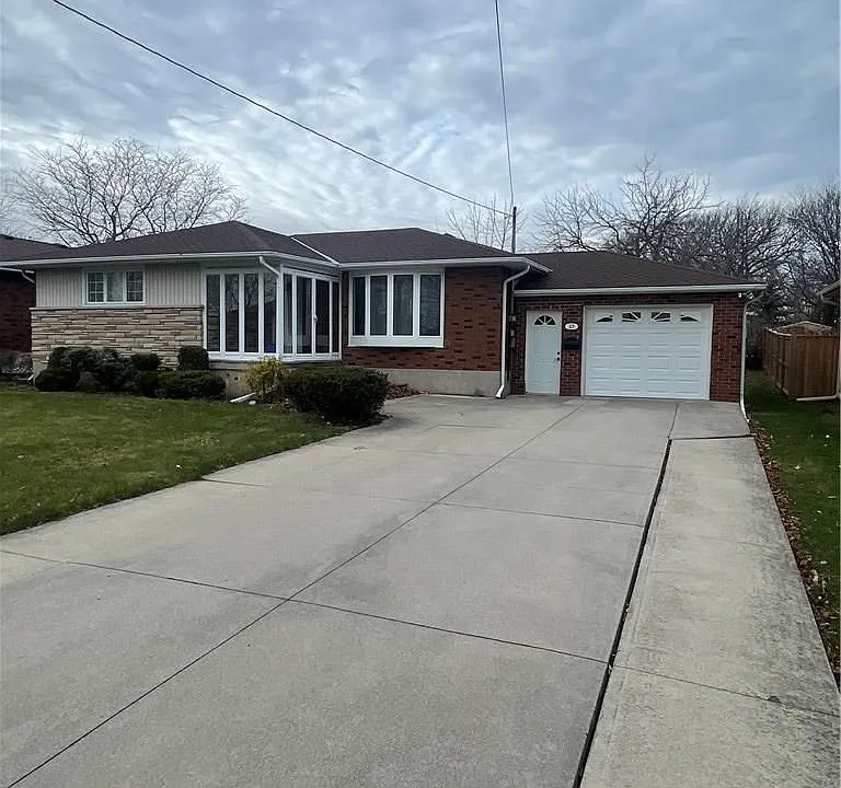 23 Woodsview Ave W