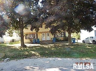 1018-1020 11th St, Silvis, IL 61282