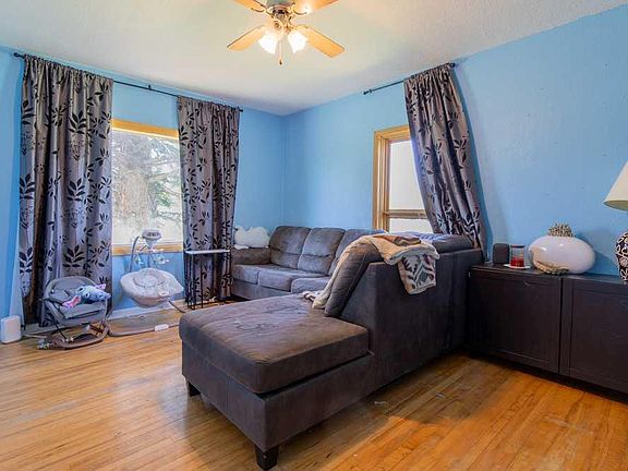 4th image of 664 1st St W