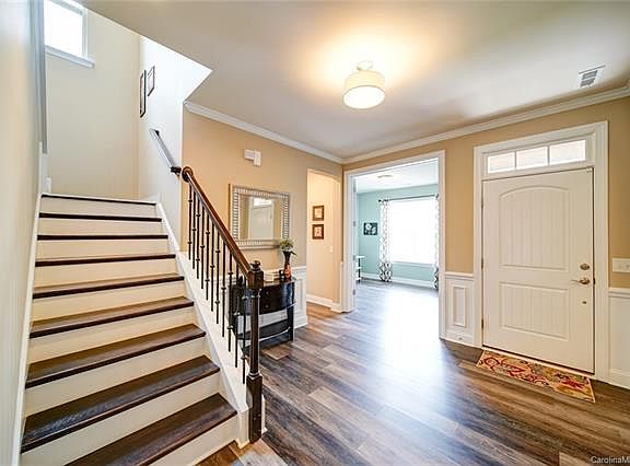 3rd image of 15442 Oleander Dr