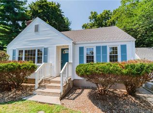 26 Cold Spring Dr, Bloomfield, CT 06002