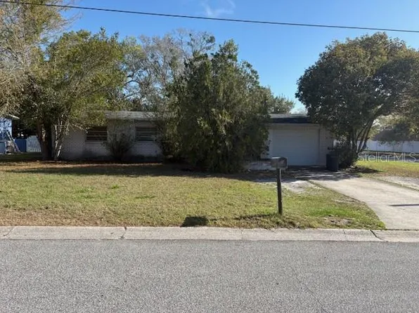 8 Flamevine Ln, Debary, FL 32713