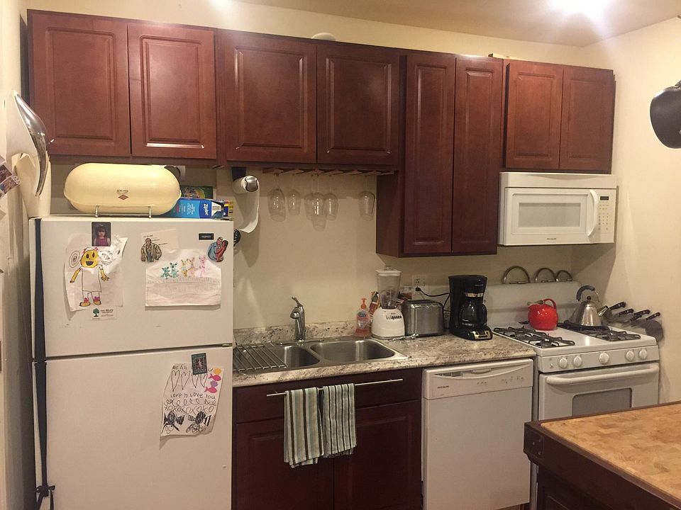 1st image of 4621 N Rockwell St APT 1W