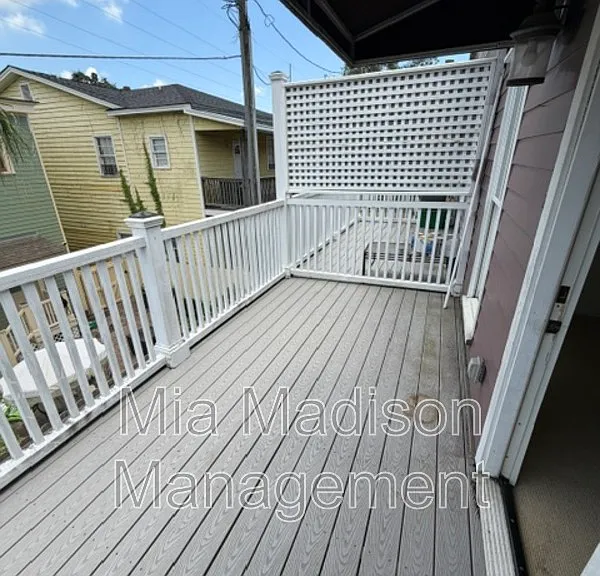 302 E 33rd St — Photo 17