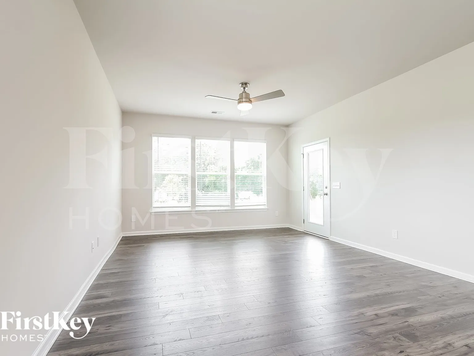 4 bed, 2.5 bath, 2046 sqft, $2,380 — Photo 3