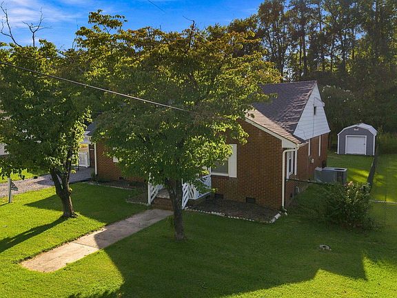 5th image of 4048 Pitt Street