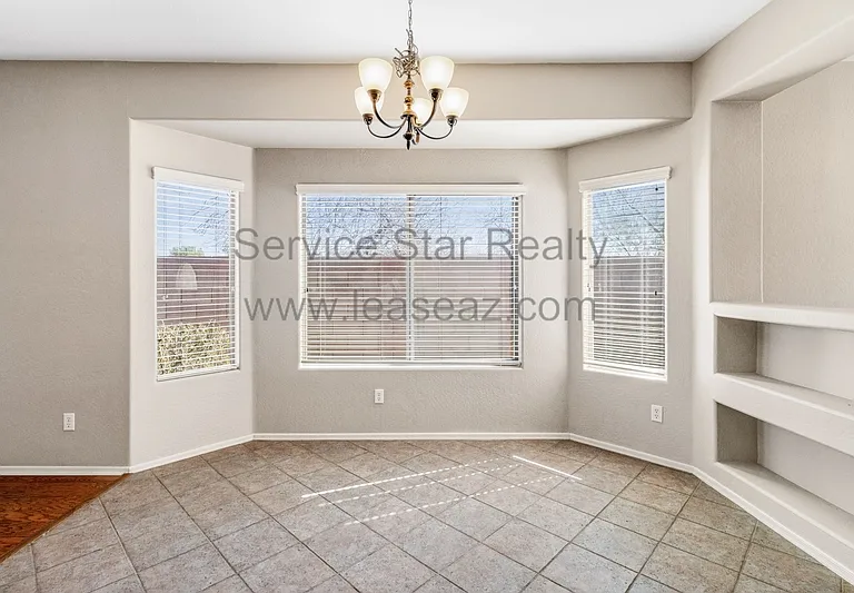 15015 N 172nd Ln — Photo 7