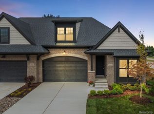 2016 Breckenridge Ct #12, Rochester, MI 48307