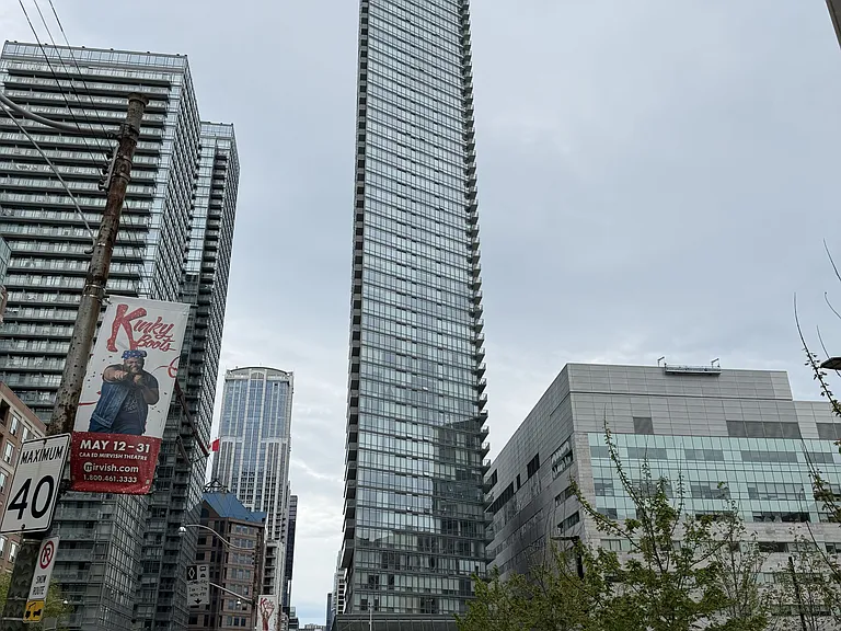 832 Bay St #213 — Photo 10