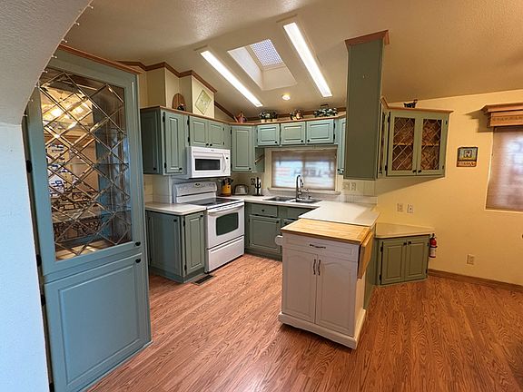 4th image of 1110 N Henness Rd #1016